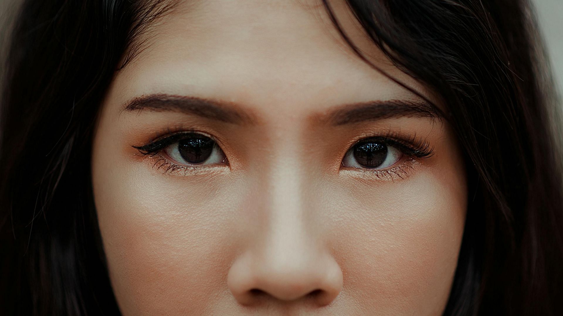Copycat eye drop (image sourced via Pexels / Photo by min an)